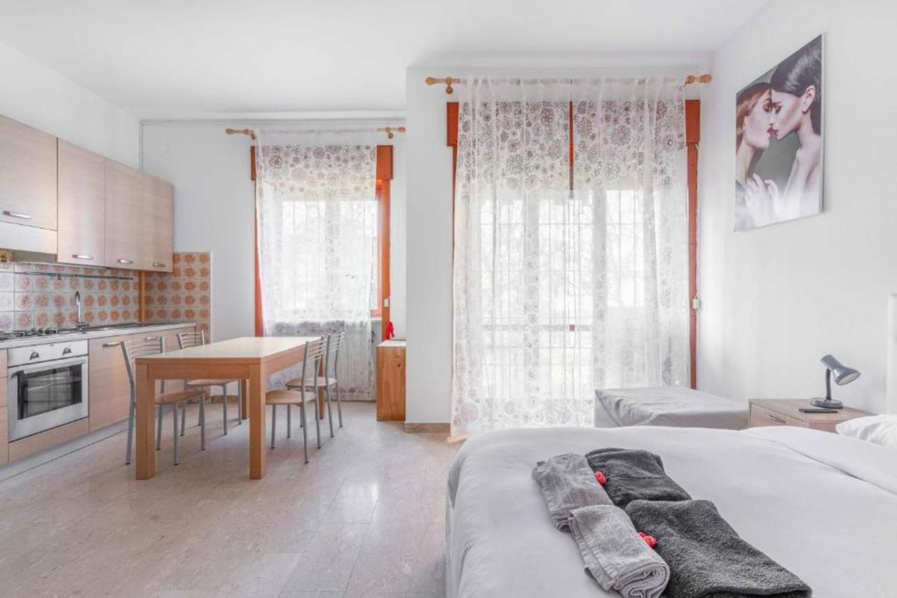 Moncler House Navigli Apartment มิลาน ภายนอก รูปภาพ