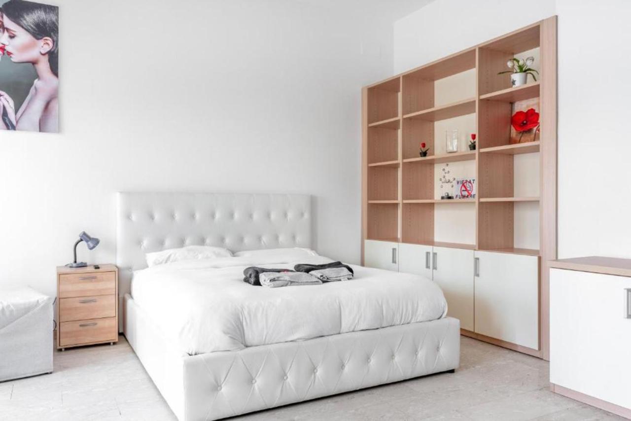 Moncler House Navigli Apartment มิลาน ภายนอก รูปภาพ